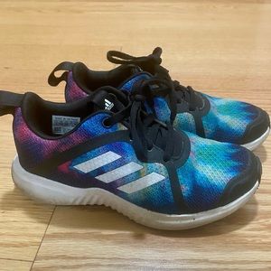 Girls Adidas shoes size 1Y